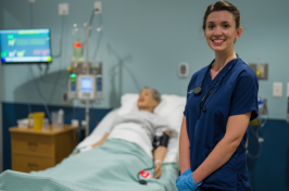 Sarah Krein '22 in the 健康 Sciences Simulation Center